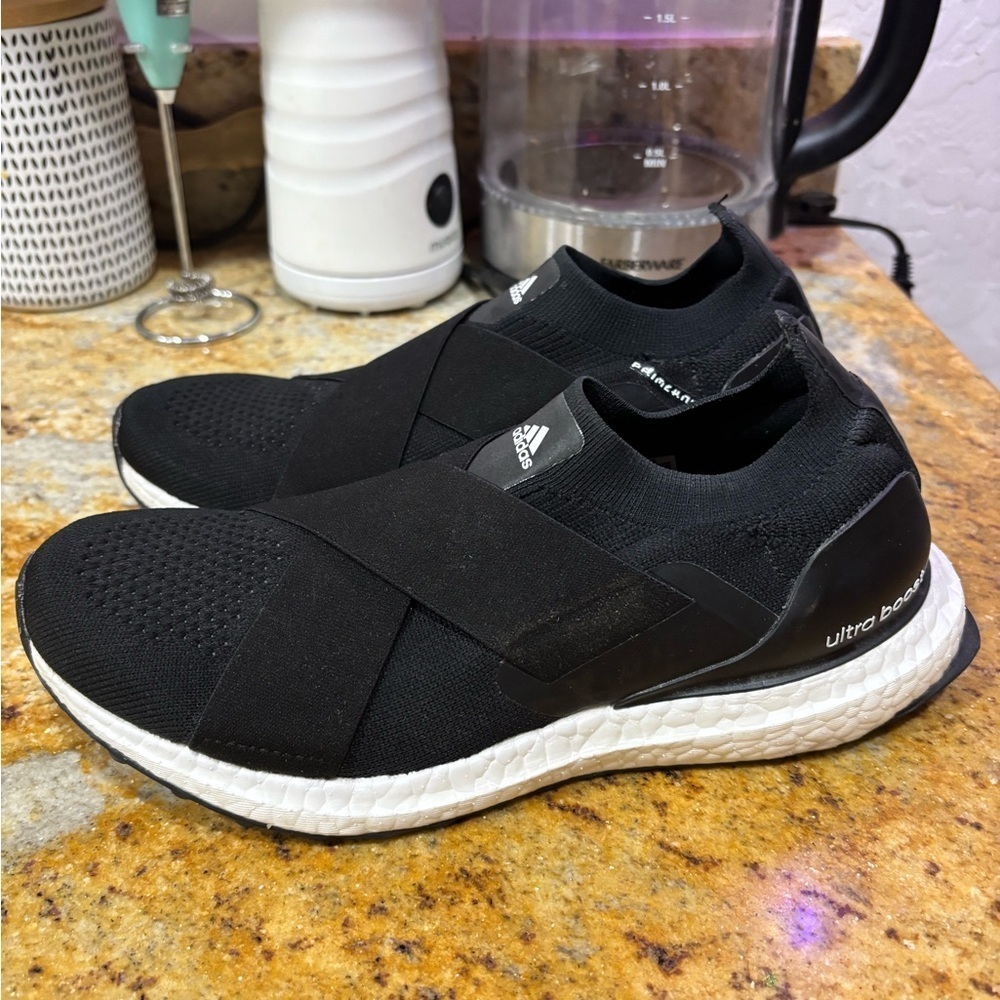 Adidas ultraboost primeknit size 5.5 - Picture 3 of 9